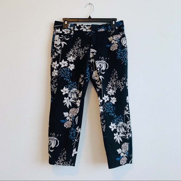 Banana Republic Factory Pants - Banana Republic Black Floral Sloan Fit Capri Pants